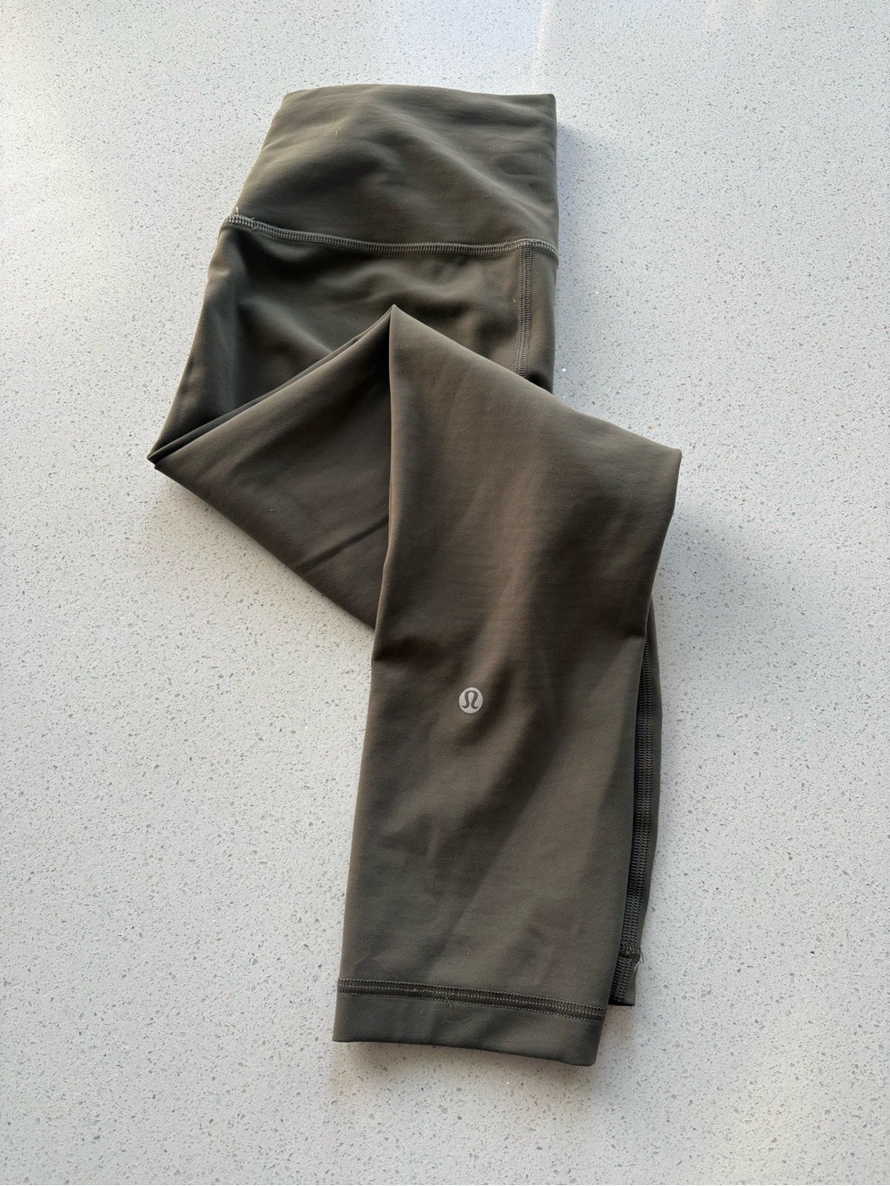 lululemon athletica women’s cropped leggings